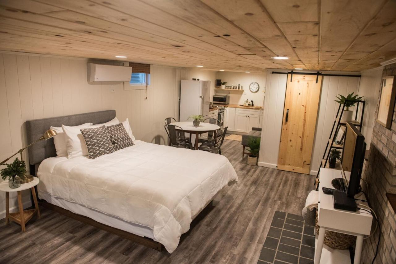 The Carriage House At Hotel